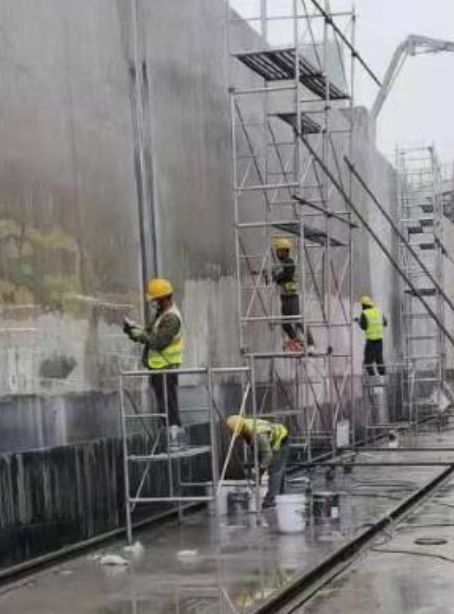 德阳球场翻新地面是一个涉及